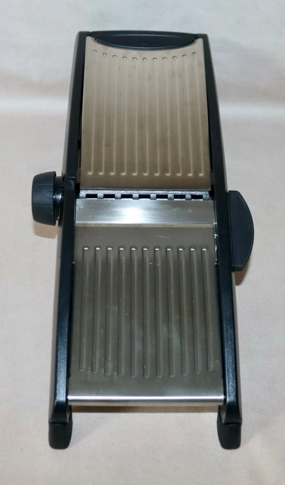 OXO 良好握把曼陀林切片机 ~ 直筒和装饰食品切片机 ~ 说明 — 第 4/4 张图片