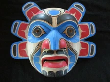 X-LARGE NORTHWEST COAST MASK, BLUE SUN W/RAYS EFFIGY MASK, WY-0724*05467