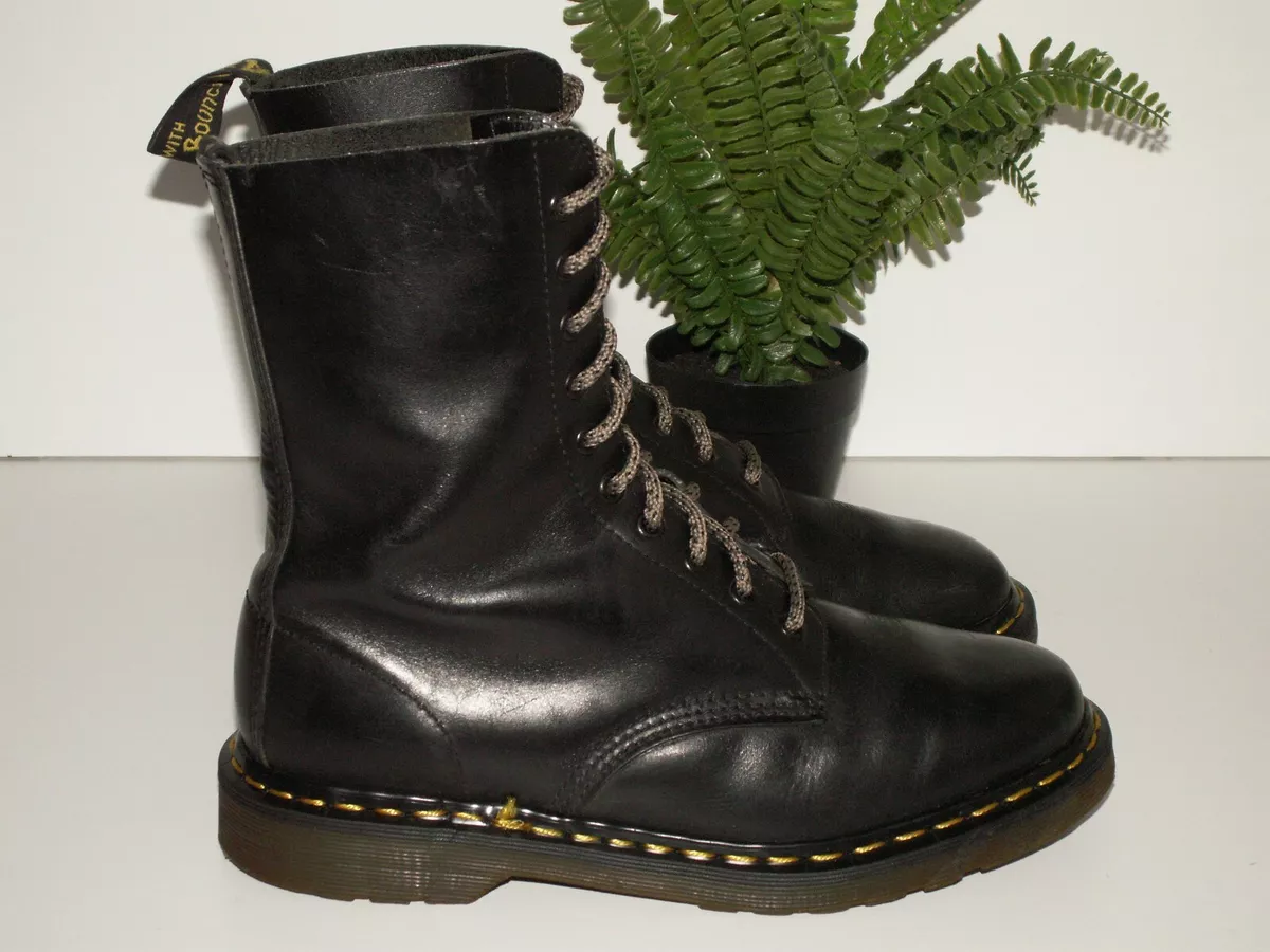 made in England Dr. Martens Doc s 1490 10 eye leather boots uk 9