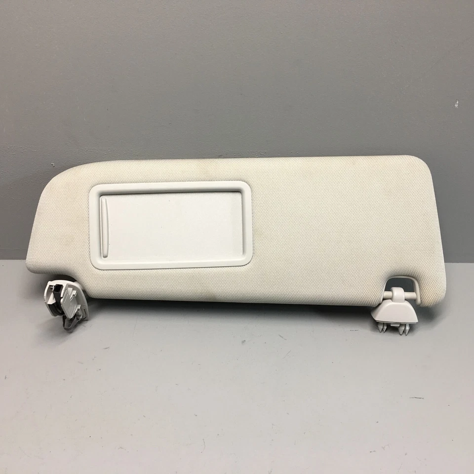 Audi RS7 2017-2018 parabrisas delantero lado del pasajero parasol parasol OEM Foto 2 de 4