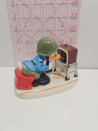 Vintage GOEBEL Donald Duck Figur spielt SPACE INVADERS Solider US Army
