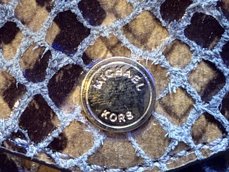 Bolso sin asas Michael Kors pitón en relieve para mujer - FALTA CORREA BANDOLERA Foto 2 de 4