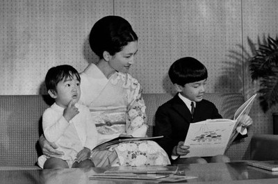 Crown Princess Michiko of Japan reading sons Prince Hiro Prince Ay- Old Photo