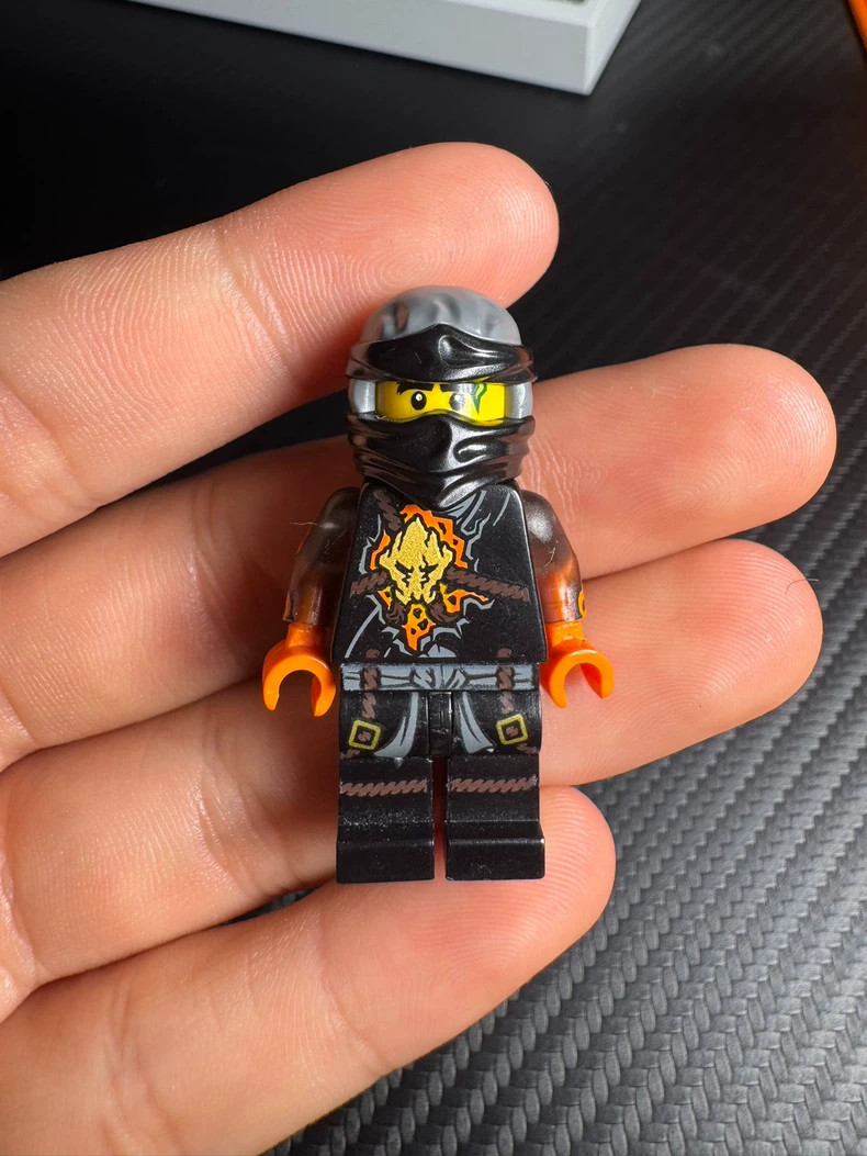 Genuine Lego njo262 Lego Minifig Figurine: Ninjago Cole RX Fast