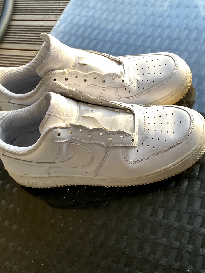Nike Air Force 1 Low '07 White Size 10, quite scuffed, photo 2 of 4