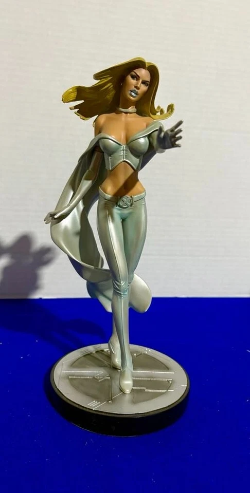 Estátua retrô Bowen Designs Emma Frost rainha branca edição limitada 1186/1200 - Imagem 2 de 4