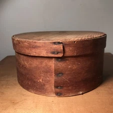 Antique Pantry Box Wood 7-3/4”Round W/Cover As Found Natural Original Finish