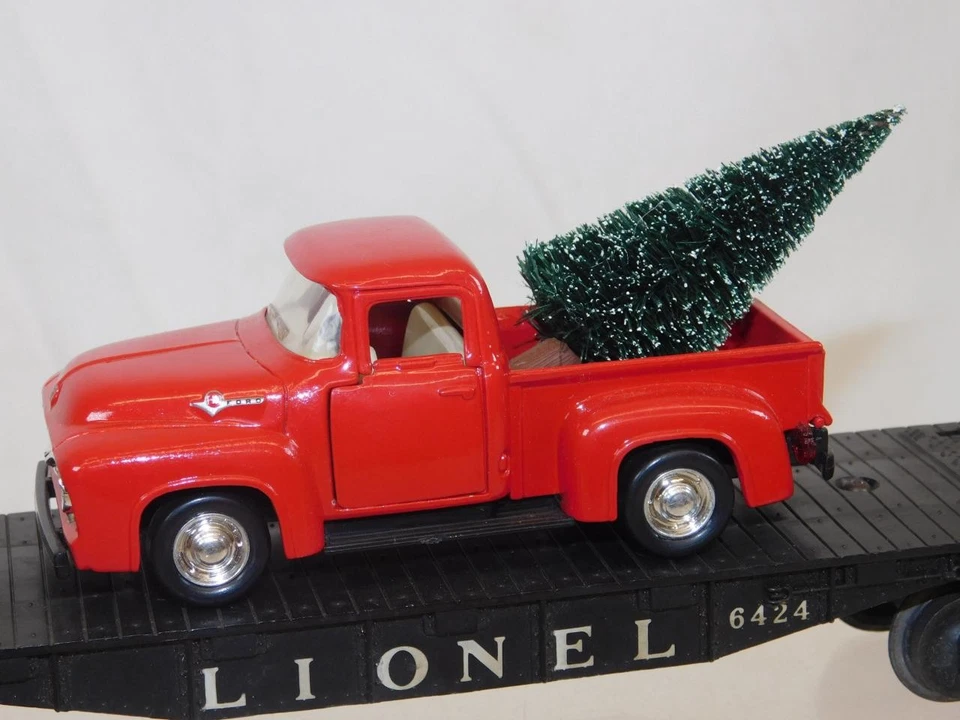 Lionel Red Pickup Truck w/ Christmas tree in bed on flatcar Vntg Holiday O gauge - Image 2 of 4