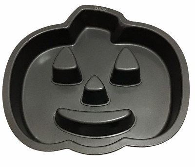 Wilton Halloween Jack O Lantern Cake Pan Pumpkin Non Stick #2105-0679