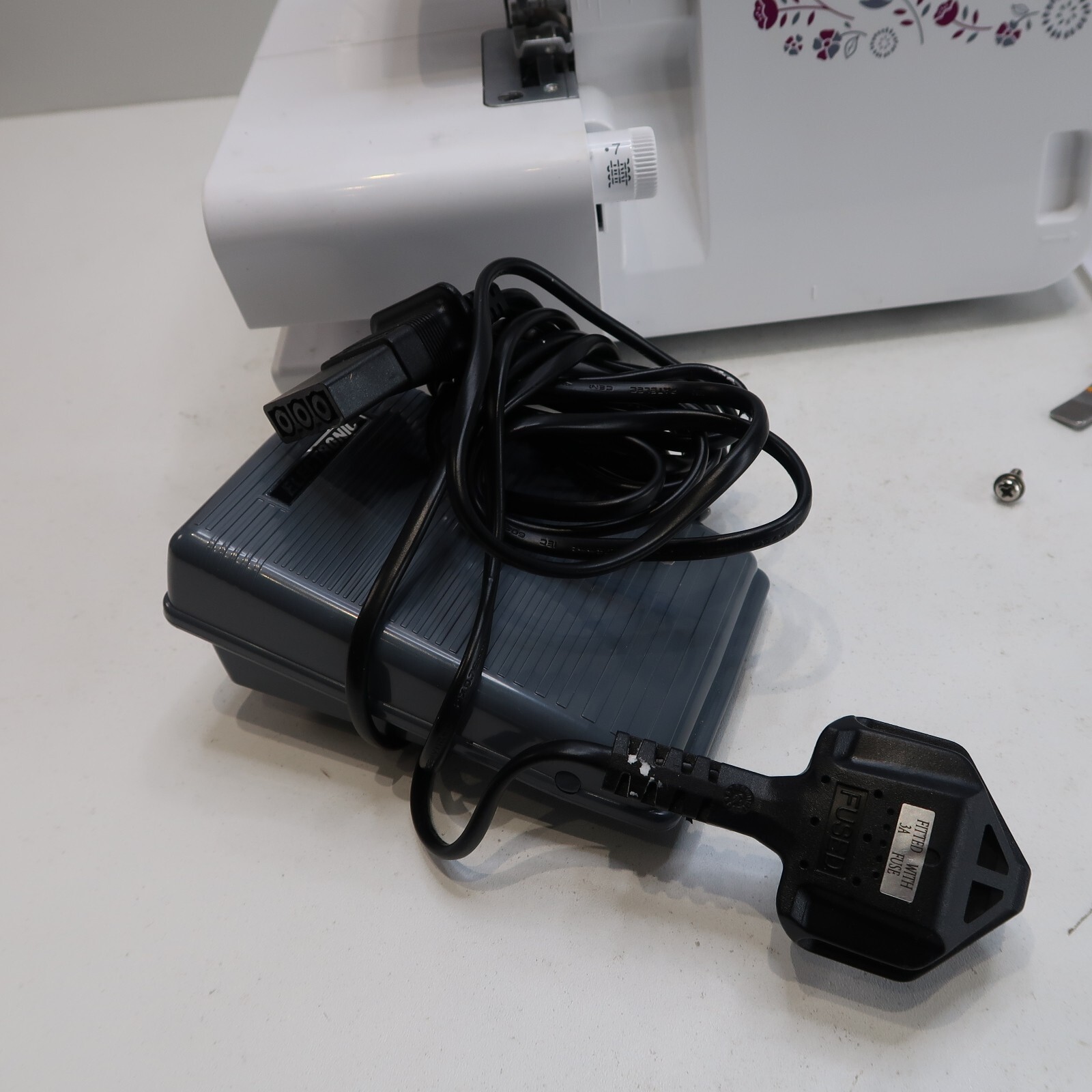 Brother M343D Overlocker Sewing Machine JAMMED NEEDLE SPARES OR
