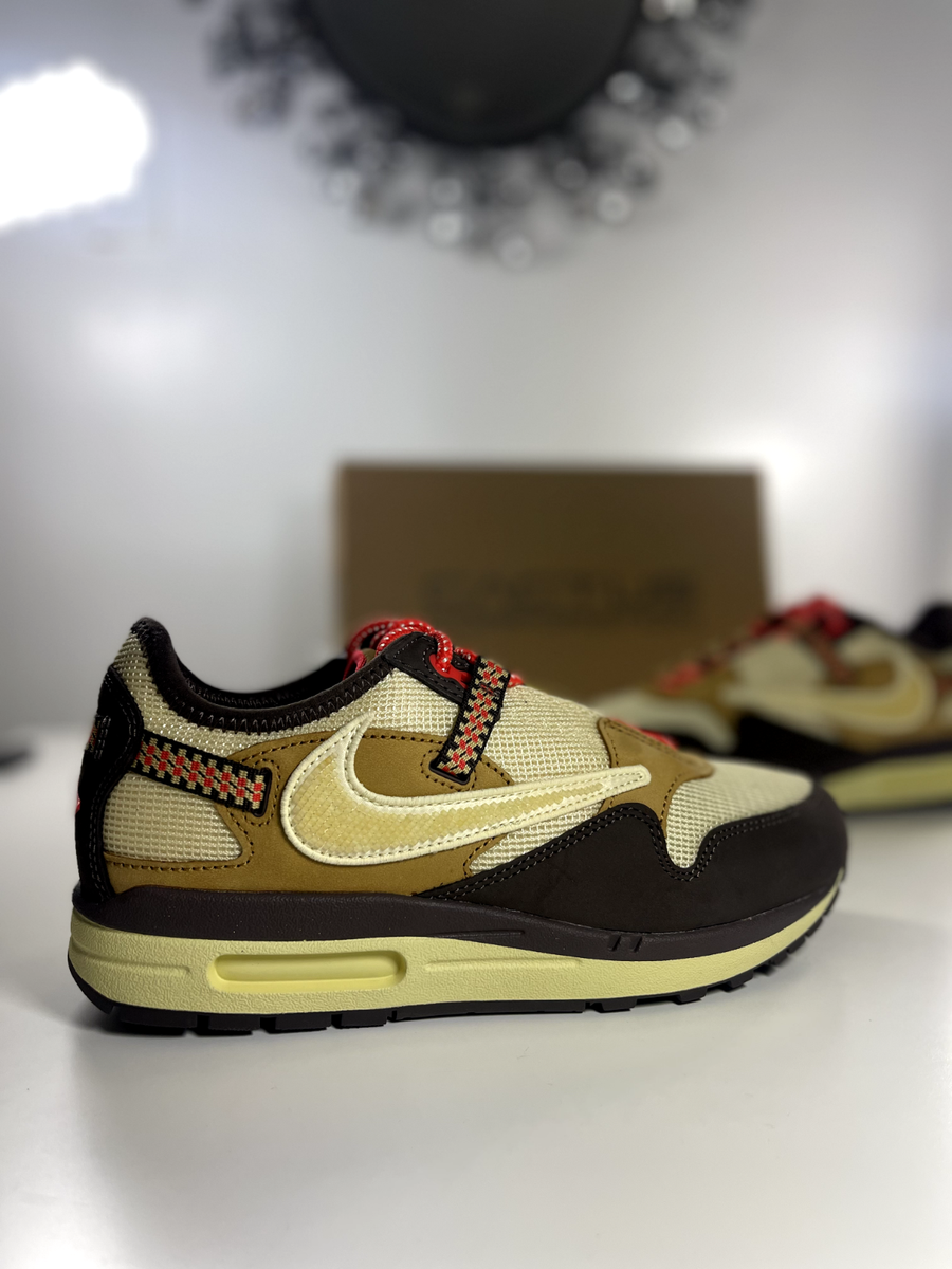 Size 7.5 - Nike Max 1 Travis Scott Cactus Jack BAROQUE BROWN  display picture 1