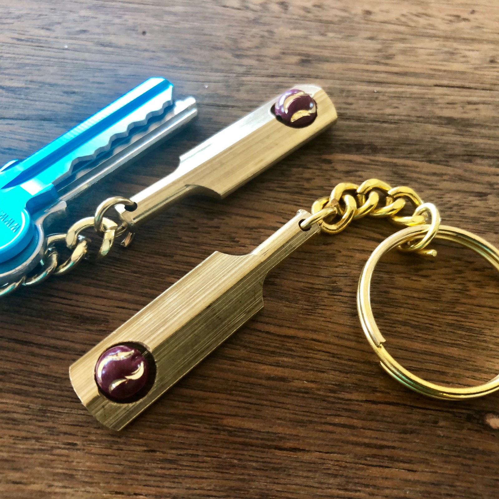 Cricket Bat Keychain Metal Brass Cricket Keyring Gifts Cricket