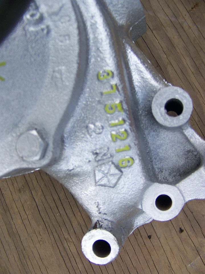 74 75 76 77 78 Dodge Truck Power Wagon 1973 bomba de agua carcasa OEM #3751216  Foto 2 de 3