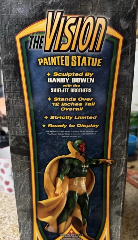 Estatua tamaño completo de los Vengadores Bowen Designs Vision Foto 4 de 4