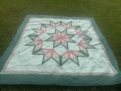 Lonestar Quilt Green Handmade Machine Quilted 95 x96 