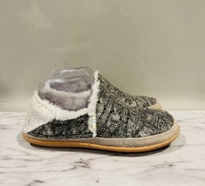 TOMS Gray Knitted Slipper With Rubber Sole Women  s Size 7