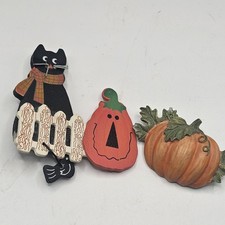 Halloween Brooch Pin Black Cat Wooden Pumpkin Resin Set Of Two Estate Find