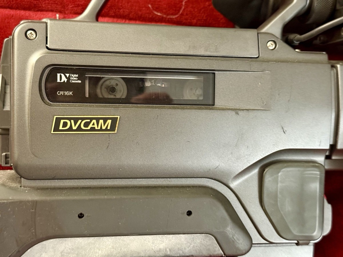 Sony DSR-200 DVCAM Digital Camcorder Super Steady Shot 3CCD *FOR