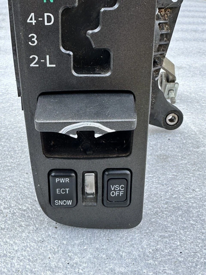 2002 2003 2004 2005 LEXUS SC430 FLOOR GEAR SHIFTER WITH WOOD KNOB - Image 2 of 4