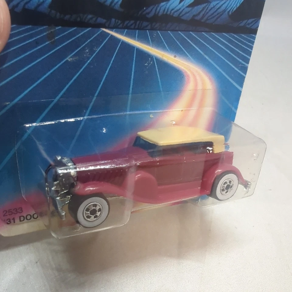 Tarjeta de flota de velocidad Hot Wheels '31 Doozie' de colección en sello granate 1986 Foto 2 de 4