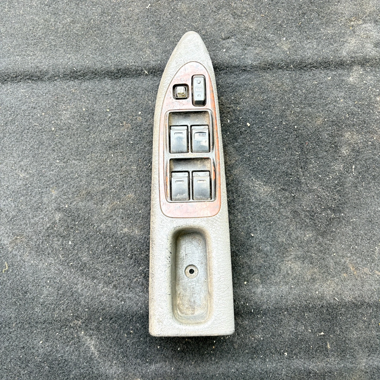 Toyota Avensis driver switch control and trim detail