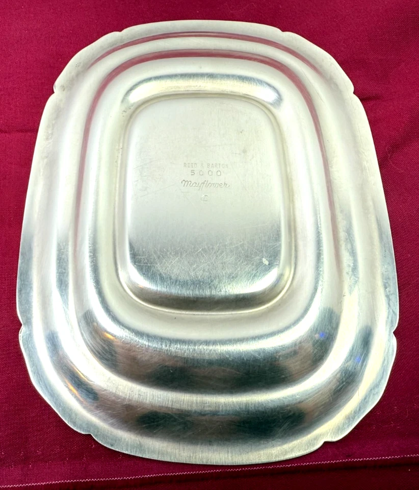 Barco de salsa Reed & Barton Mayflower 5000 plateado con placa base Foto 2 de 4