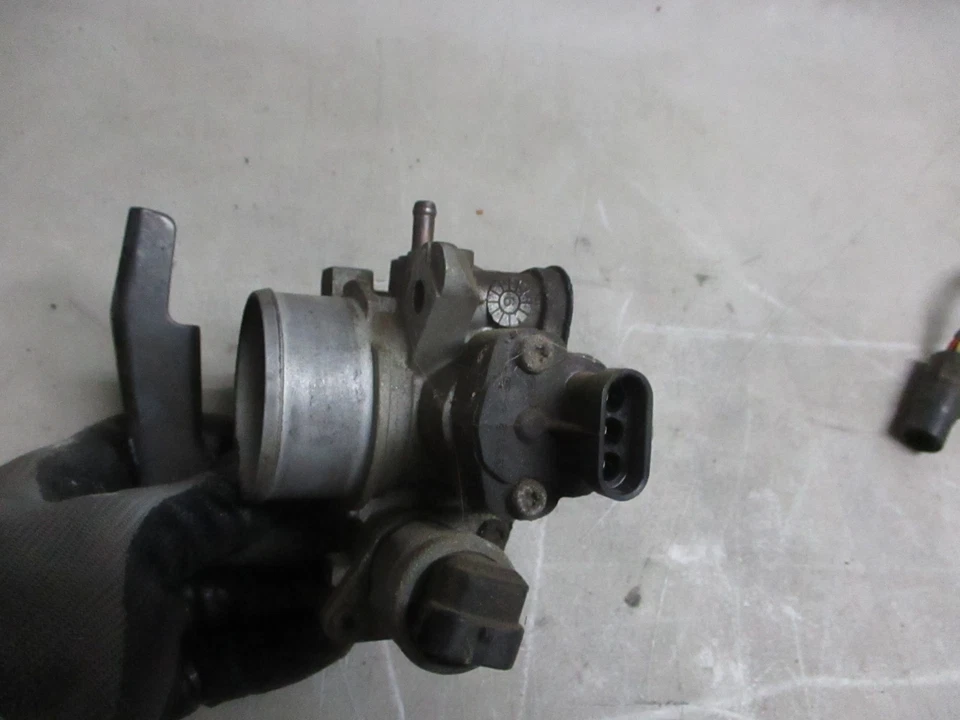 Throttle BODY V6 3.0  Chrysler Maserati TC  90 91  - Image 2 of 4