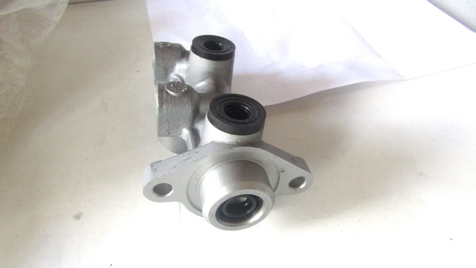 M39869 BRAKE MASTER CYLINDER fits 89 93 PONTIAC LEMANS MADE IN FRANCE - Image 4 of 4