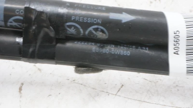 Toyota Prius 2016 puerta levadiza maletero amortiguador puntal juego de soporte 68960-0W860 OEM Foto 4 de 4