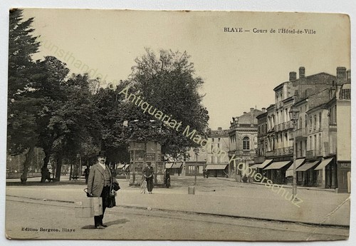 Postcard Blaye Cours de l'Hotel de Ville around 1910