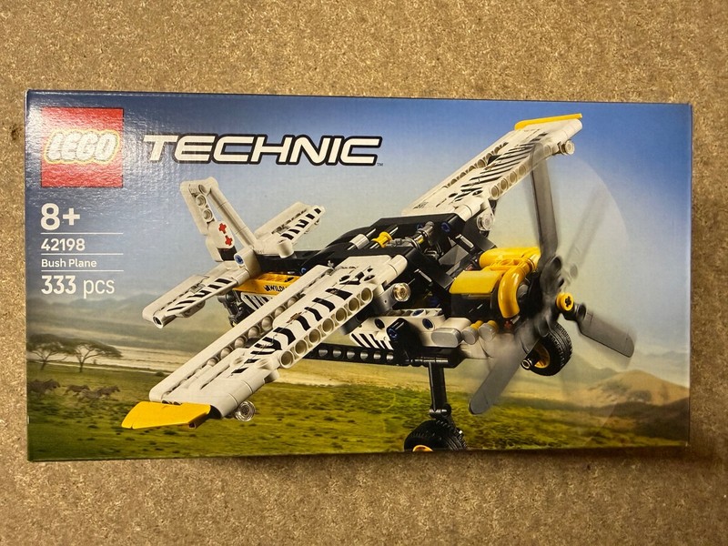 LEGO TECHNIC: Bush Plane (42198) Brand new and Sealed