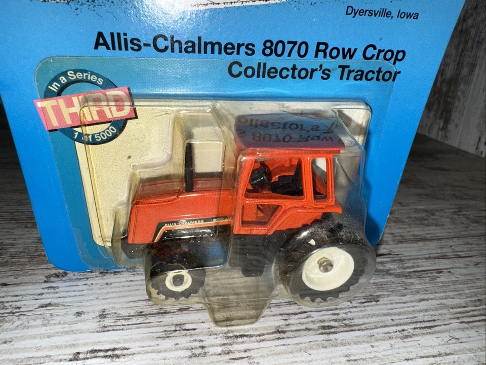 1/64 Scale Allis Chalmers 8070 Tractor 4WD 1992 National Farm Toy Museum - Image 2 of 4