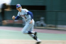 Old Photo Baseball New York Mets Bud Harrelson In Action Running Bases