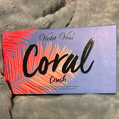 Violet Voss Coral Crush 18-Color Eyeshadow Palette Matte Pressed Powder