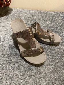 vionic sandals ellie