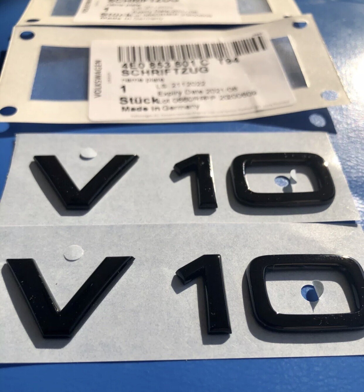 2 Logos V10 chromés pour calandre Audi R8 A4 A6 RS6, emblème origine 4E0853601CT94