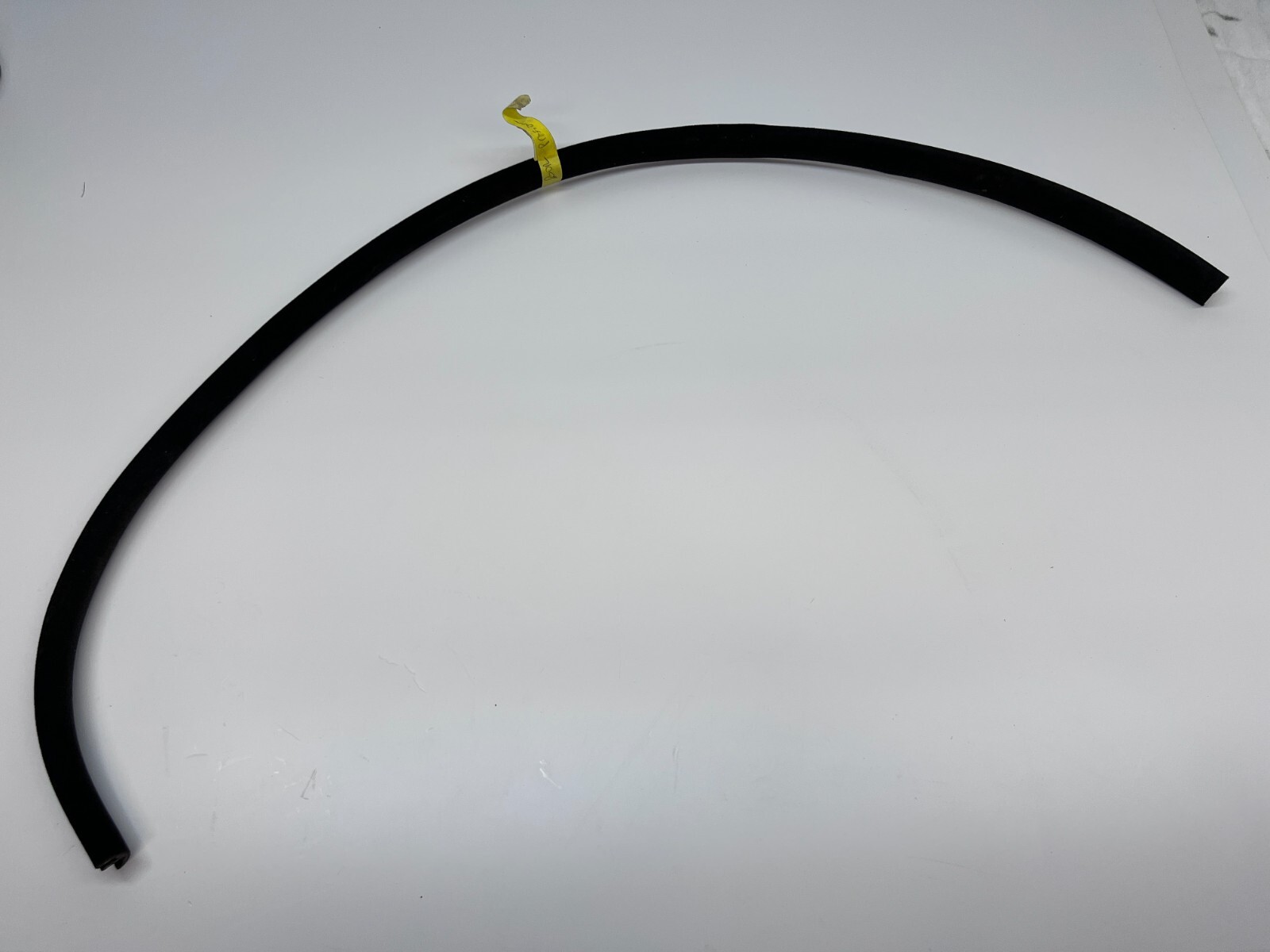 MCLAREN 650s PASSENGER RIGHT SIDE INNER DOOR JAM RUBBER SEAL GASKET OEM