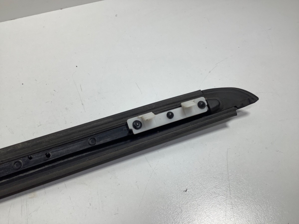 01 02 03 04 05 Civic 4DR Left Front Windshield Side Molding