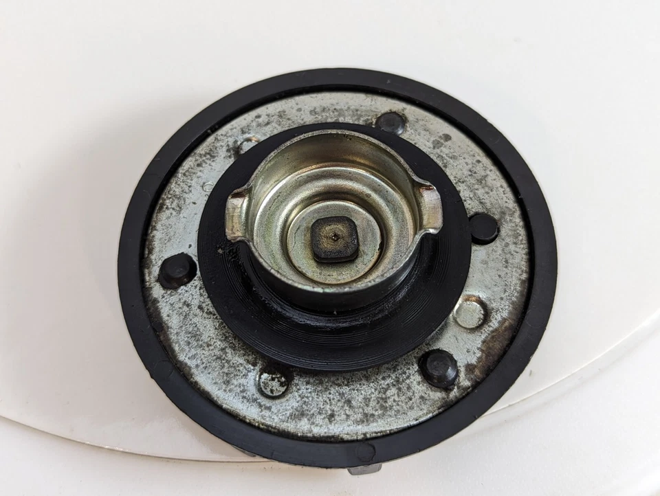 Tapa de llenado de aceite Dodge Shelby Daytona Shadow Chrysler Lebaron Turbo 4483110 Foto 4 de 4