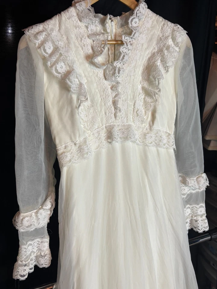 Vestido de novia de encaje manga abullonada bohemio pradera marfil años 60 70 XS S Foto 3 de 4