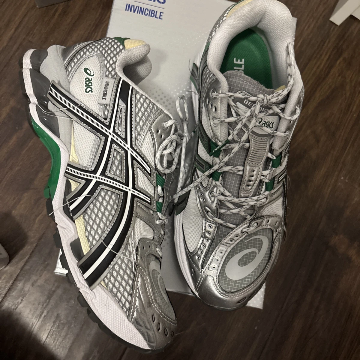 ASICS 27.5 × invincible GEL-NIMBUS 10.1
