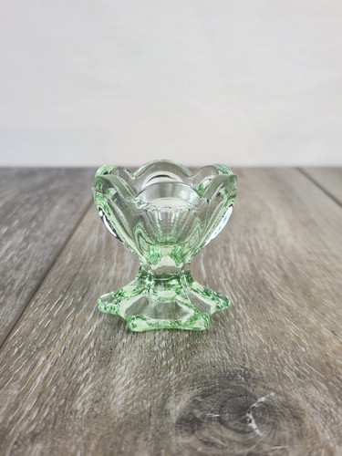 Key Lime Green Glass Tulip Open Salt Cellar - Glows! - Picture 5 of 7