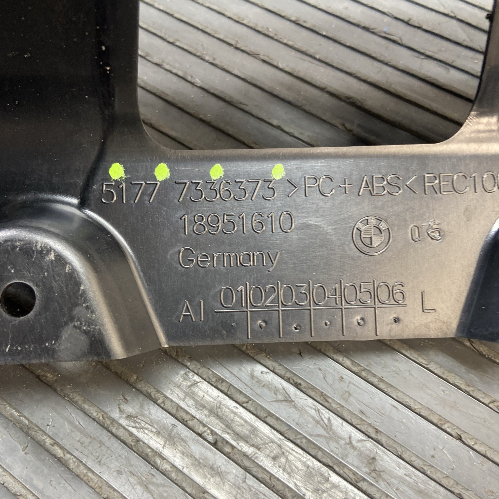 BMW i8 2014-2020 Left Lower Sill bracket