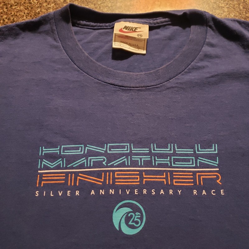 NIKE vintage vtg 1997 Honolulu Marathon Finisher Shirt Size Medium Hawaii 90's 