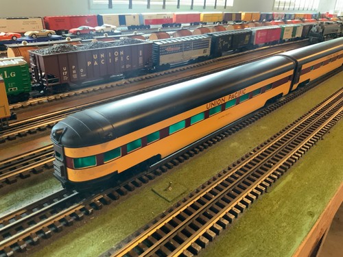 Weaver Union Pacific 20 inch Aluminum 5 car Passenger Set - Picture 1 of 13