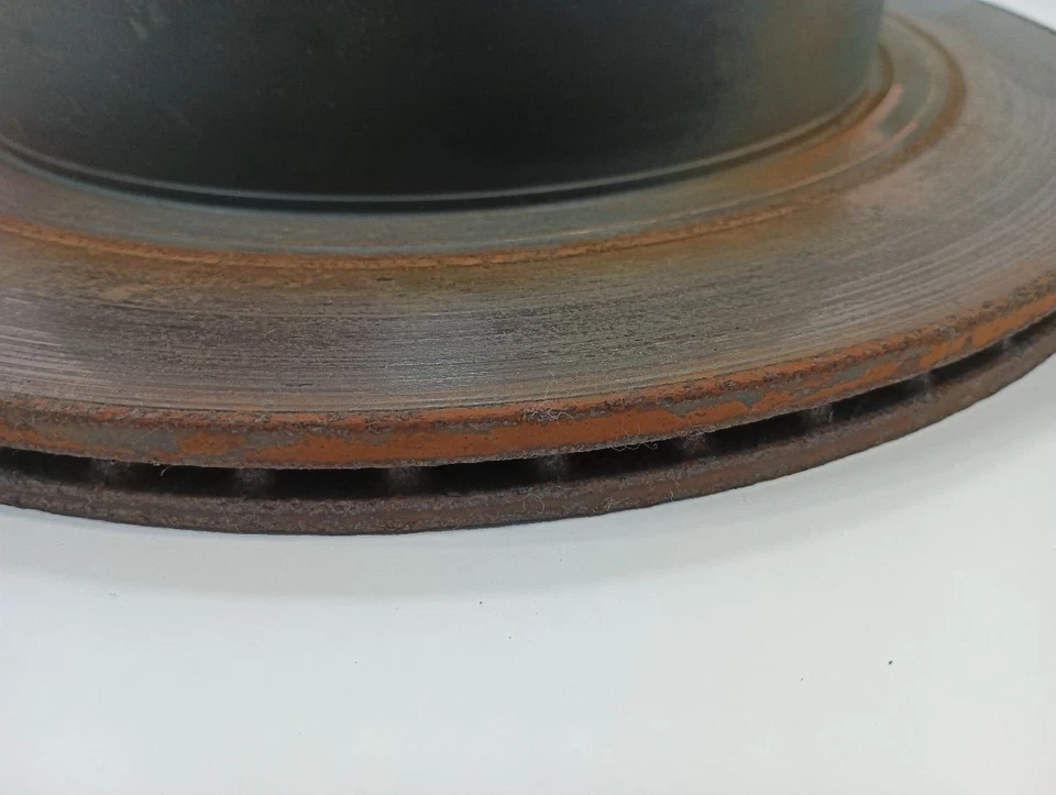 Rear Rotor from 2016 Nissan Quest 11470397 - Image 4 of 4