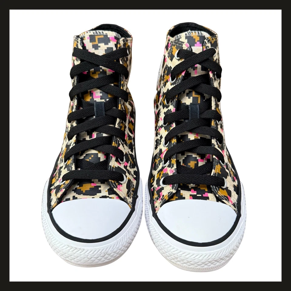 Zapatos de caña alta Converse Chuck Taylor All Star Pixel Leopardo Junior 5 para mujer 7” Foto 2 de 4