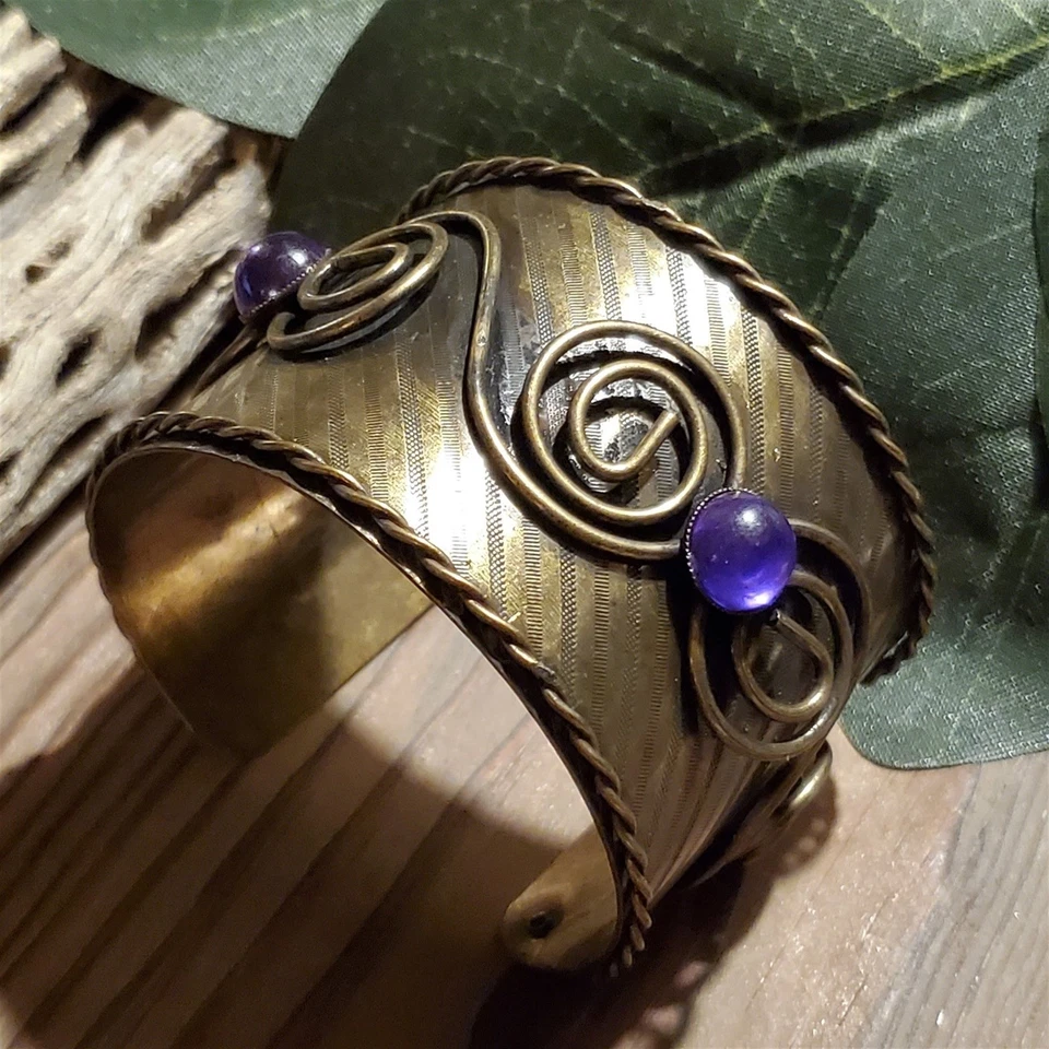 Antique Bronze Etched Lines Twisted Wire Purple Glass Cabochons Cuff Bracelet - Image 3 of 4