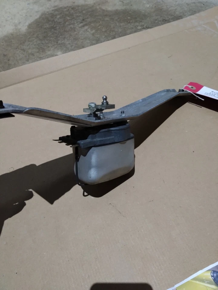 Original SWF Porsche 911 & 912 Rear Wiper Motor - 1968-1977 - Image 4 of 4