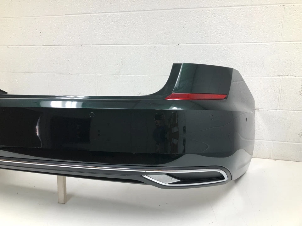 Parachoques trasero VW Volkswagen Passat 2020 2021 2022 con 6 sensores (verde carreras) #21 Foto 2 de 4